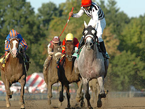 Vineyard Haven wins the Hopeful Stakes.